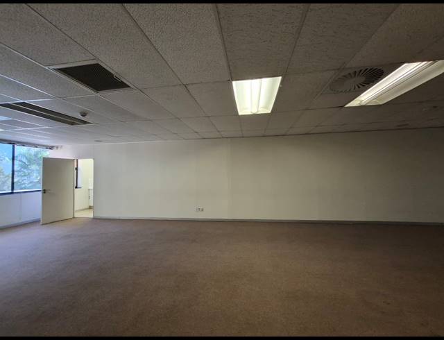 100M² OFFICE TO LET IN ROSEBANK